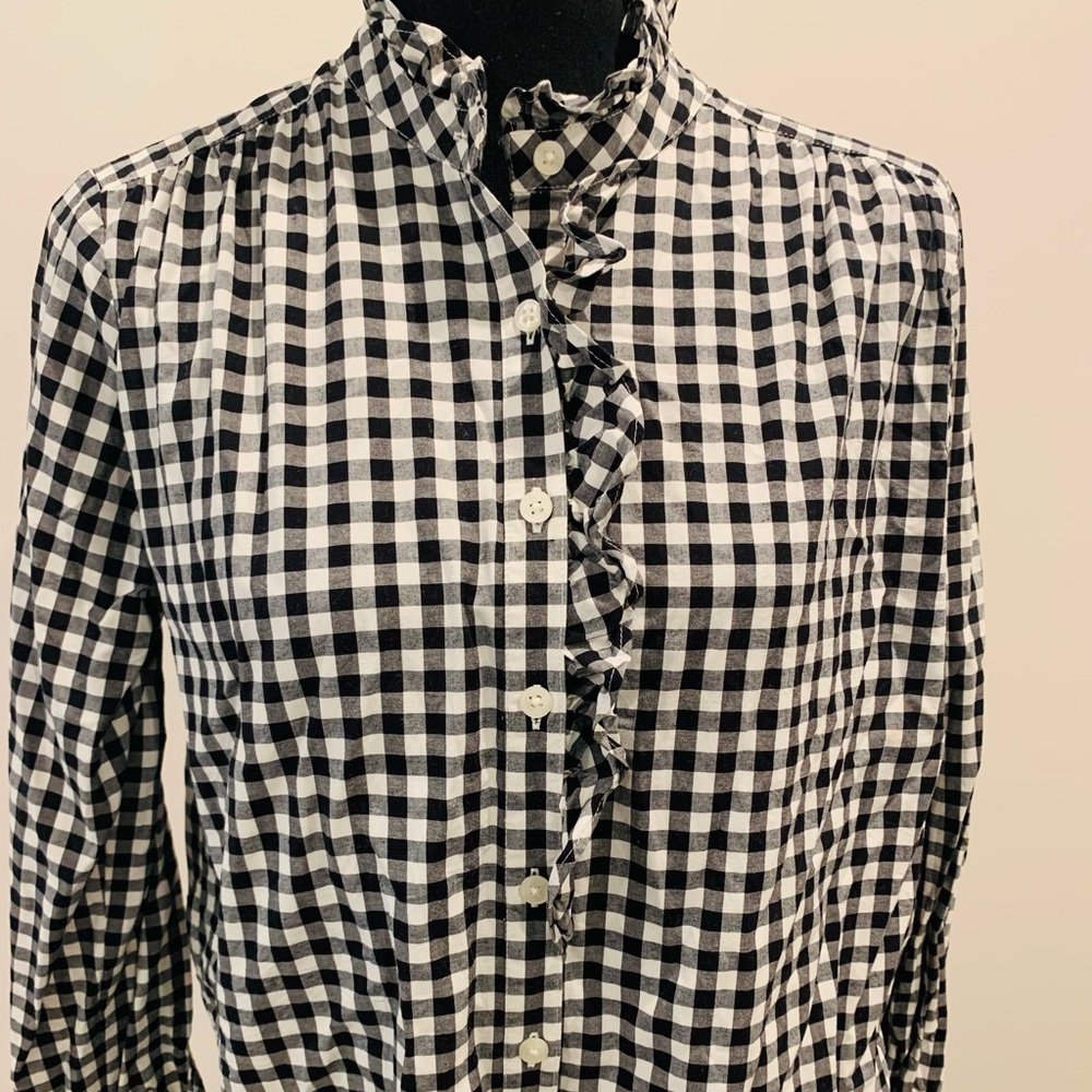 Like new! Ann Taylor Ruffle Neck Blouse